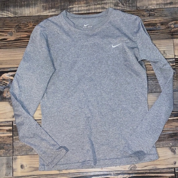 Nike Tops - Nike Heather Gray Nike Long Sleeve Tee size small